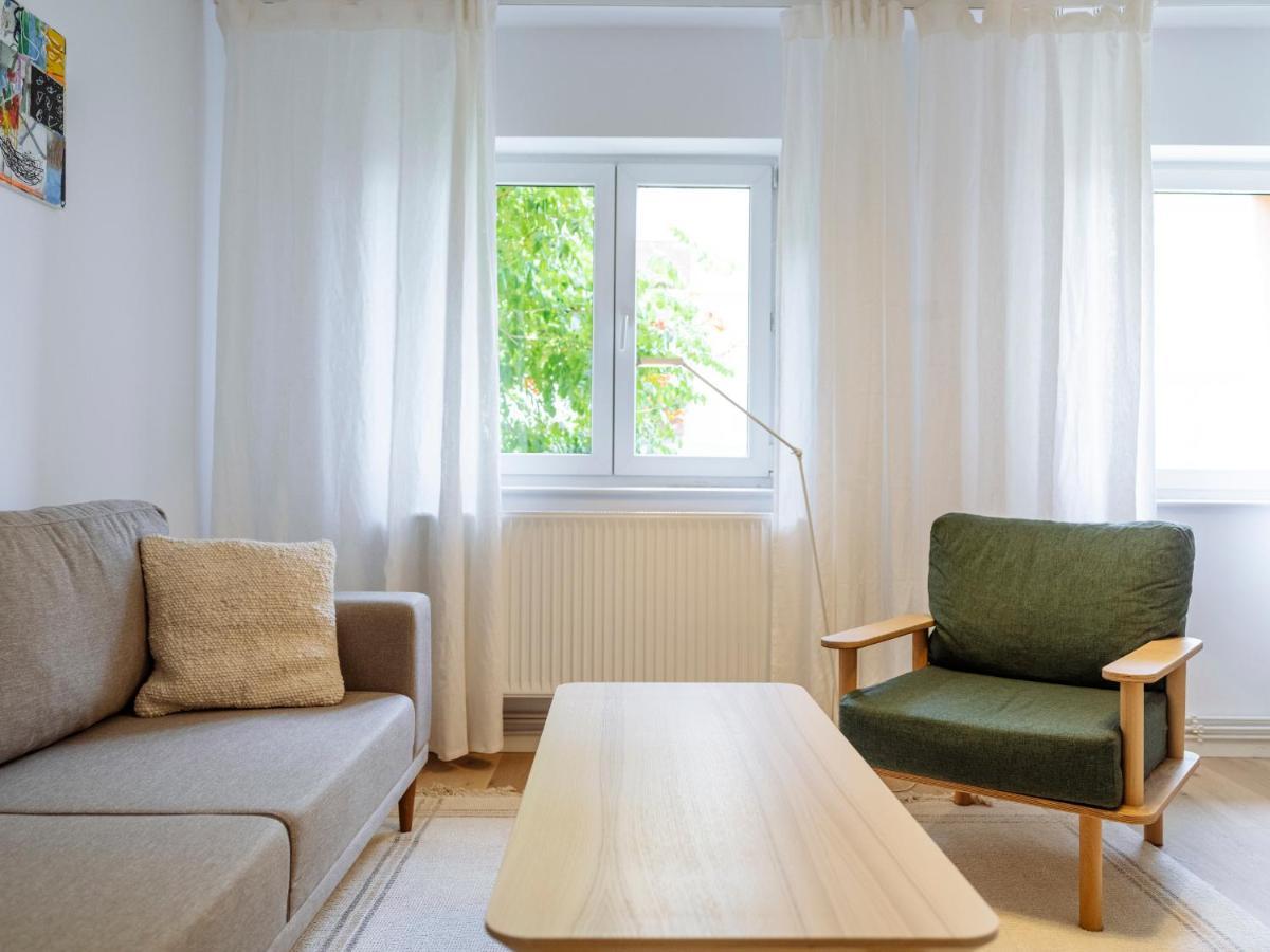 Cozy Central Apartment Near The Forest Braşov Exteriör bild